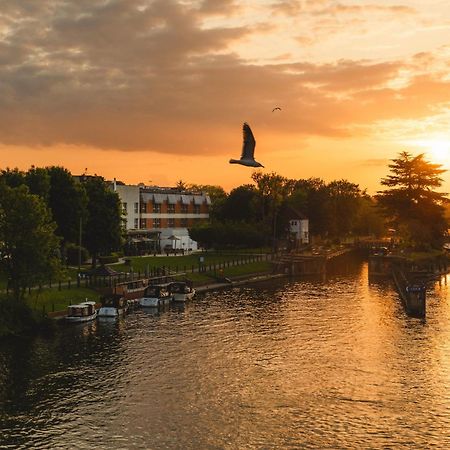 The Runnymede On Thames (Adults Only) Hotell Egham Exteriör bild