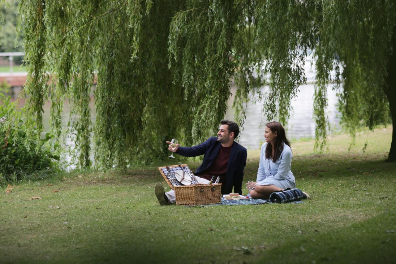 The Runnymede On Thames (Adults Only) Hotell Egham Exteriör bild